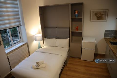 Studio to rent, Grafton Road, London, NW5
