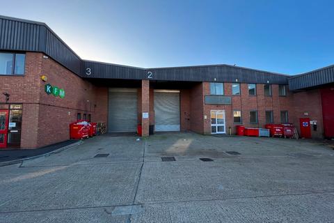 Warehouse to rent, Pitlake Croydon CR0 3RY