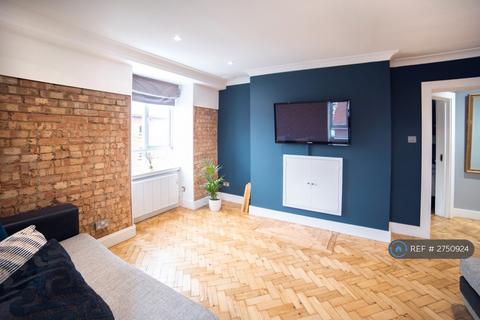 4 bedroom flat to rent, Nelsons Row, London, SW4