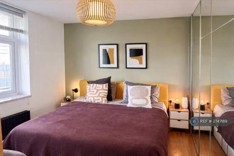 2 bedroom flat to rent, Horsley Street, London, SE17