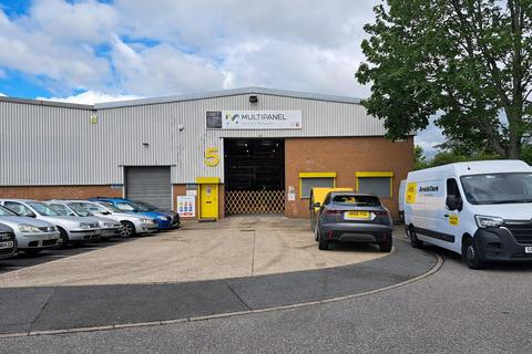 Warehouse to rent - Sherrington Way Basingstoke RG22 4DQ