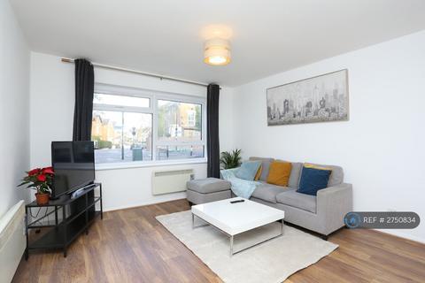 1 bedroom flat to rent, Becton Court, London, SE25