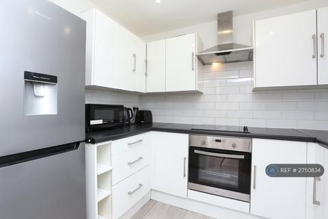 1 bedroom flat to rent, Becton Court, London, SE25