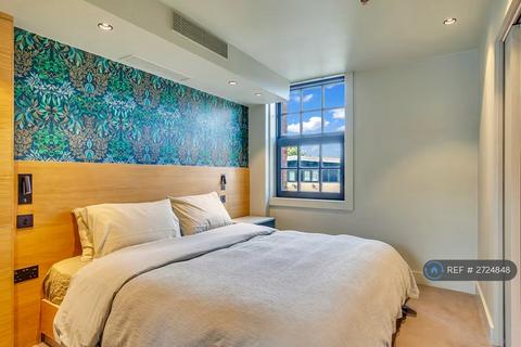 Studio to rent, Caledonian Road, London, N1
