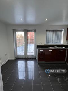 3 bedroom semi-detached house to rent, Horseshoe Crescent, Birmingham, B43