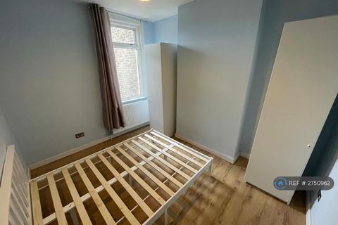undefined, Claypole Road, London, E15