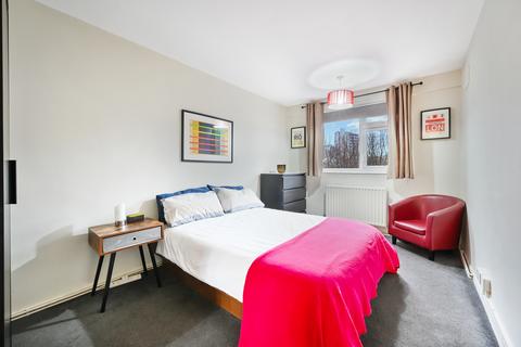 1 bedroom flat to rent, Meecham Court, SW11