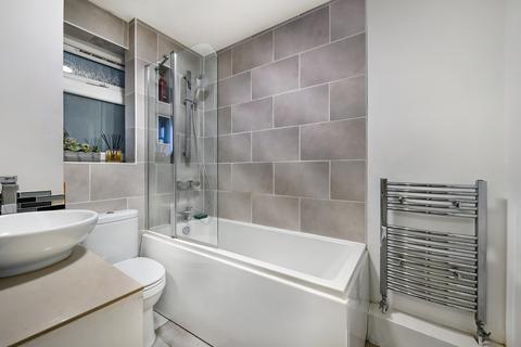 1 bedroom flat to rent, Meecham Court, SW11