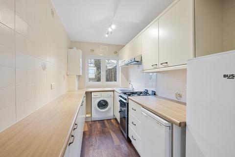 3 bedroom house to rent, Lynmouth Avenue, SM4