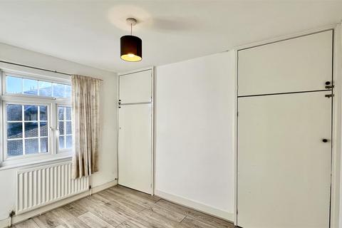 2 bedroom terraced house for sale, Hanworth Road, Hounslow TW3