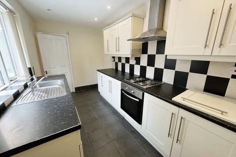 2 bedroom semi-detached house to rent, Cotesheath Street, Stoke-On-Trent, ST1