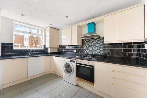 3 bedroom terraced house to rent, Scotswood Walk, London N17