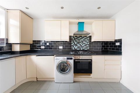 3 bedroom terraced house to rent, Scotswood Walk, London N17