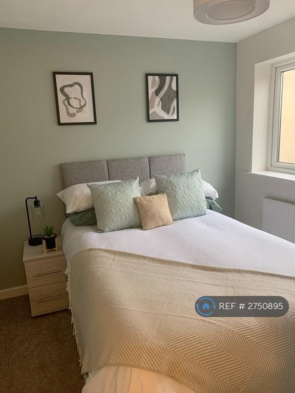 Small Bedroom