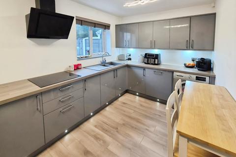 3 bedroom semi-detached house for sale, Chantry Close, Greater Manchester SK5
