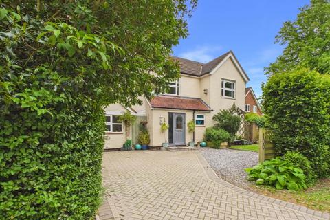 4 bedroom detached house for sale, Chalkshire Road, Butlers Cross, Wendover