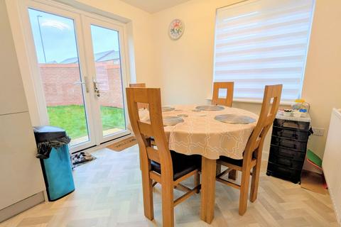 3 bedroom detached house for sale, Arrowhead Avenue, St Neots, Cambridgeshire.