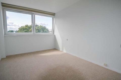 1 bedroom apartment to rent, Justin Close, Brentford