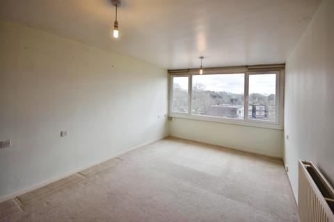 1 bedroom apartment to rent, Justin Close, Brentford