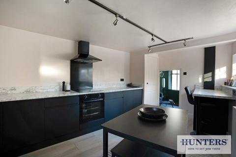 2 bedroom end of terrace house for sale, Victoria Road, Guiseley, Leeds