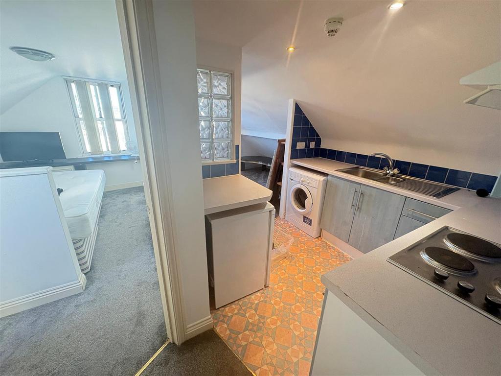 Flat 5, 38.jpg
