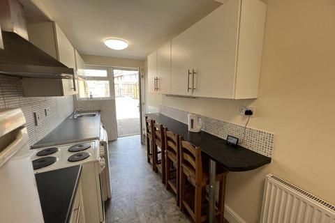3 bedroom terraced house to rent, Walsgrave Road, Coventry CV2