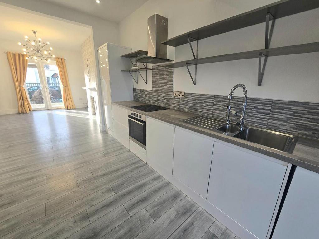 Kitchen 1