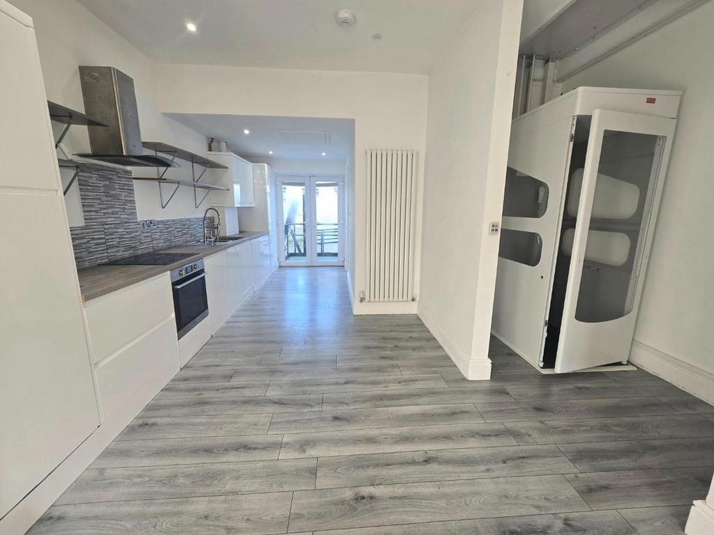 Kitchen 2