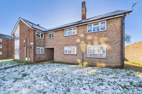 1 bedroom maisonette for sale, Chertsey Crescent, New Addington
