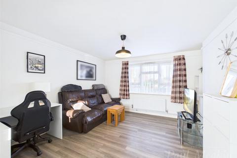1 bedroom maisonette for sale, Chertsey Crescent, New Addington