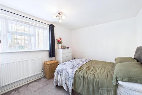 1 bedroom maisonette for sale, Chertsey Crescent, New Addington