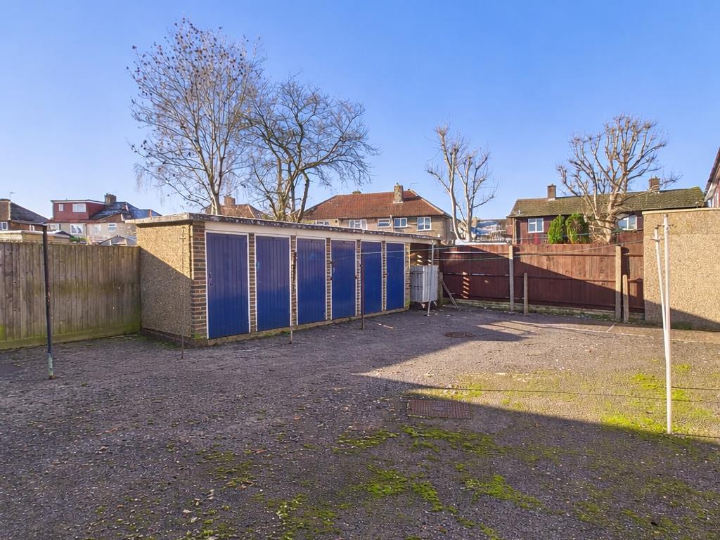 Chertsey Crescent