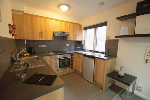 1 bedroom flat to rent, Chantrell Court, Leeds City Centre, Leeds
