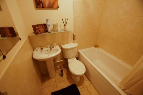 1 bedroom flat to rent, Chantrell Court, Leeds City Centre, Leeds