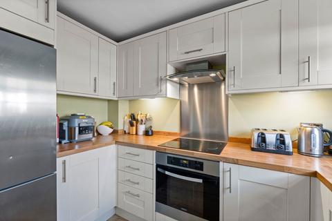 undefined, Middle Lane, Epsom KT17