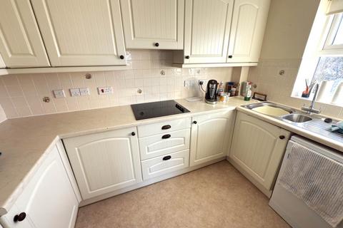 2 bedroom flat for sale, Exmouth Court, Long Causeway