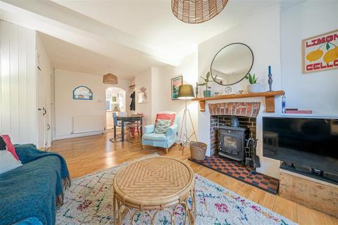 undefined, Clapham MK41