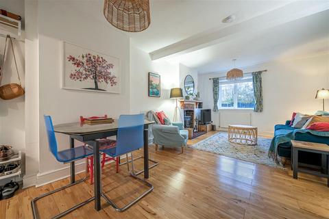 undefined, Clapham MK41