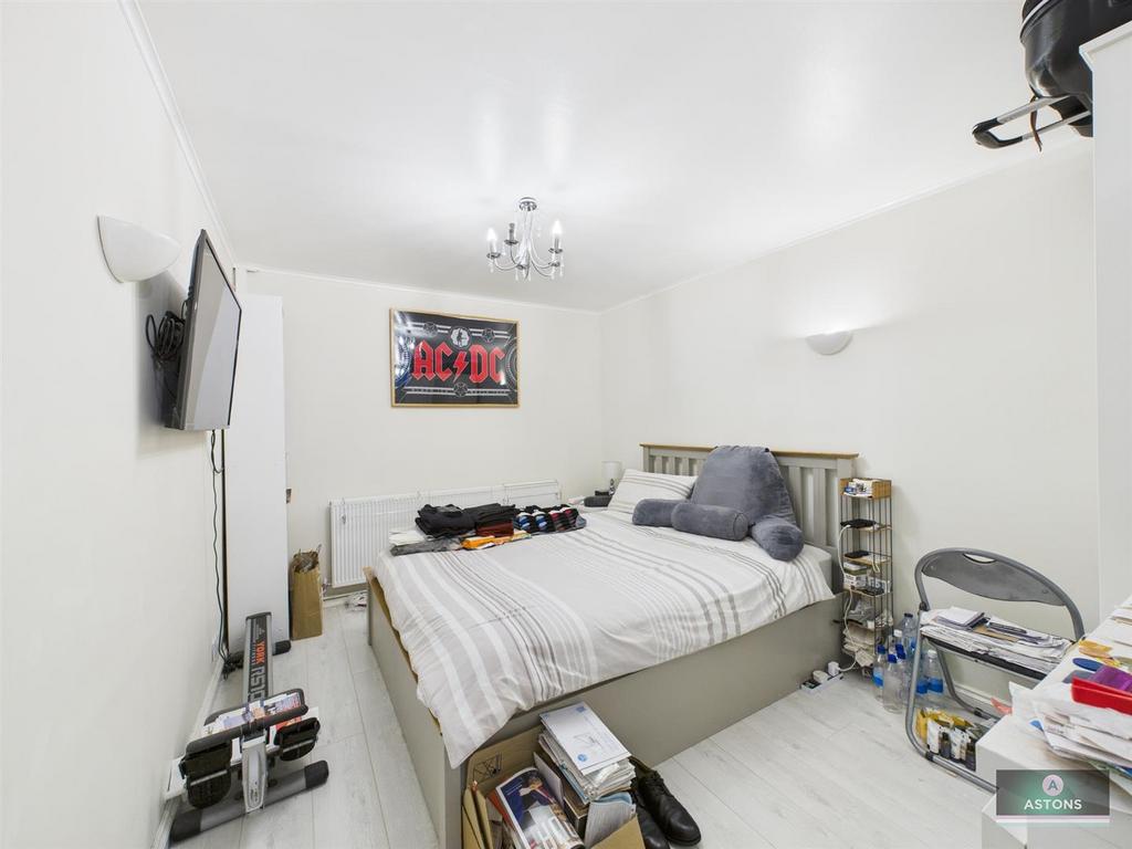 Lounge/Bedroom Four