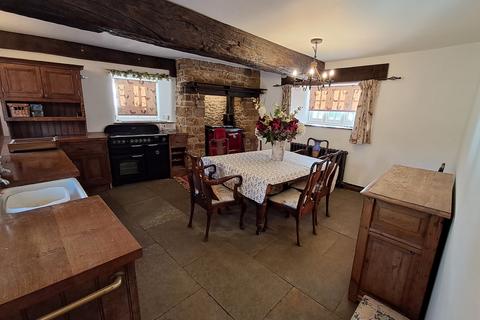 3 bedroom semi-detached house to rent, Croft Lane, Staverton, NN11 6JE