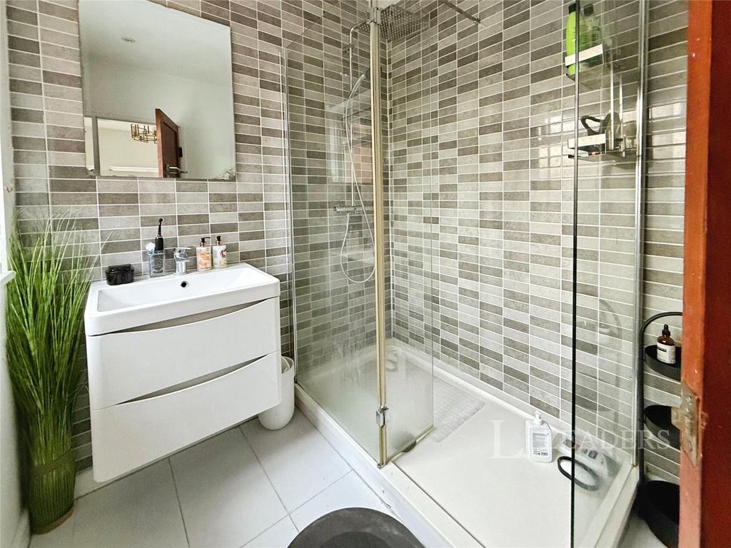 Main Bathroom