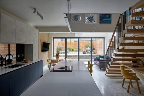 4 bedroom terraced house for sale, Overcliff Road, London, SE13
