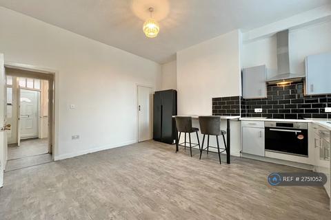 2 bedroom terraced house to rent, Herbert Street, Oldham, OL4