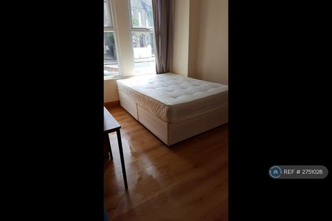 1 bedroom in a house share to rent, A, Thornton Heath, CR7