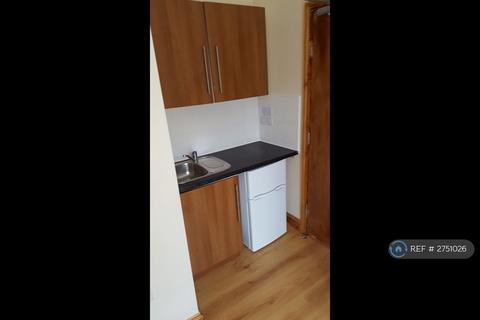 1 bedroom in a house share to rent, A, Thornton Heath, CR7