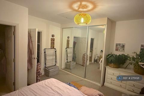 undefined, Belgrave Street, London, E1
