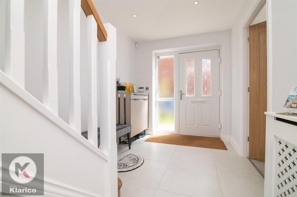 7 A,Warwick Gardens-28.jpg