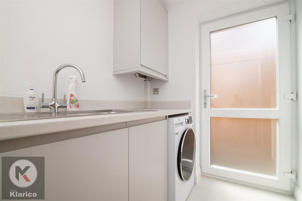 7 A,Warwick Gardens-11.jpg