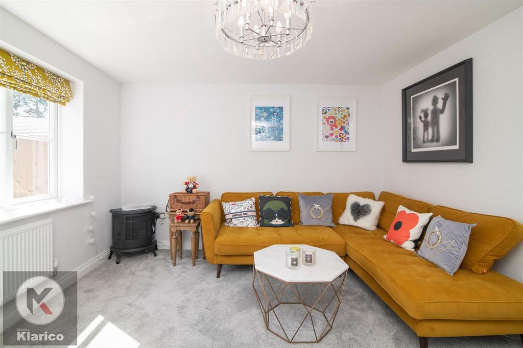 7 A,Warwick Gardens-2.jpg