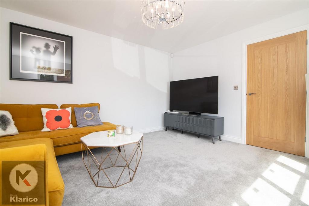 7 A,Warwick Gardens-4.jpg